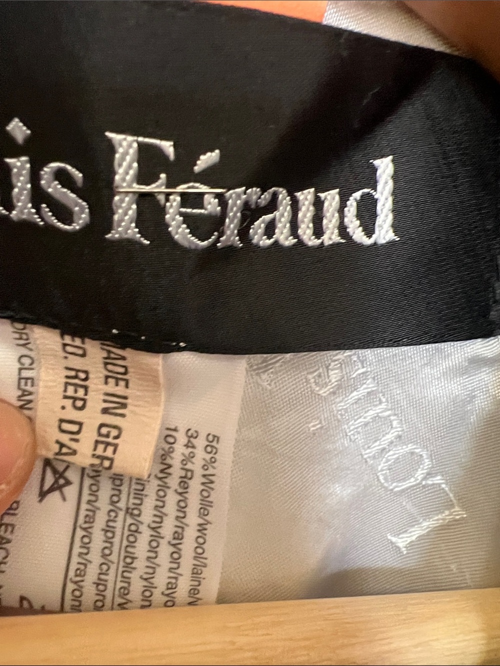 Louis Feraud Gray Blazer with White Lace Trim - Picture 3 of 16